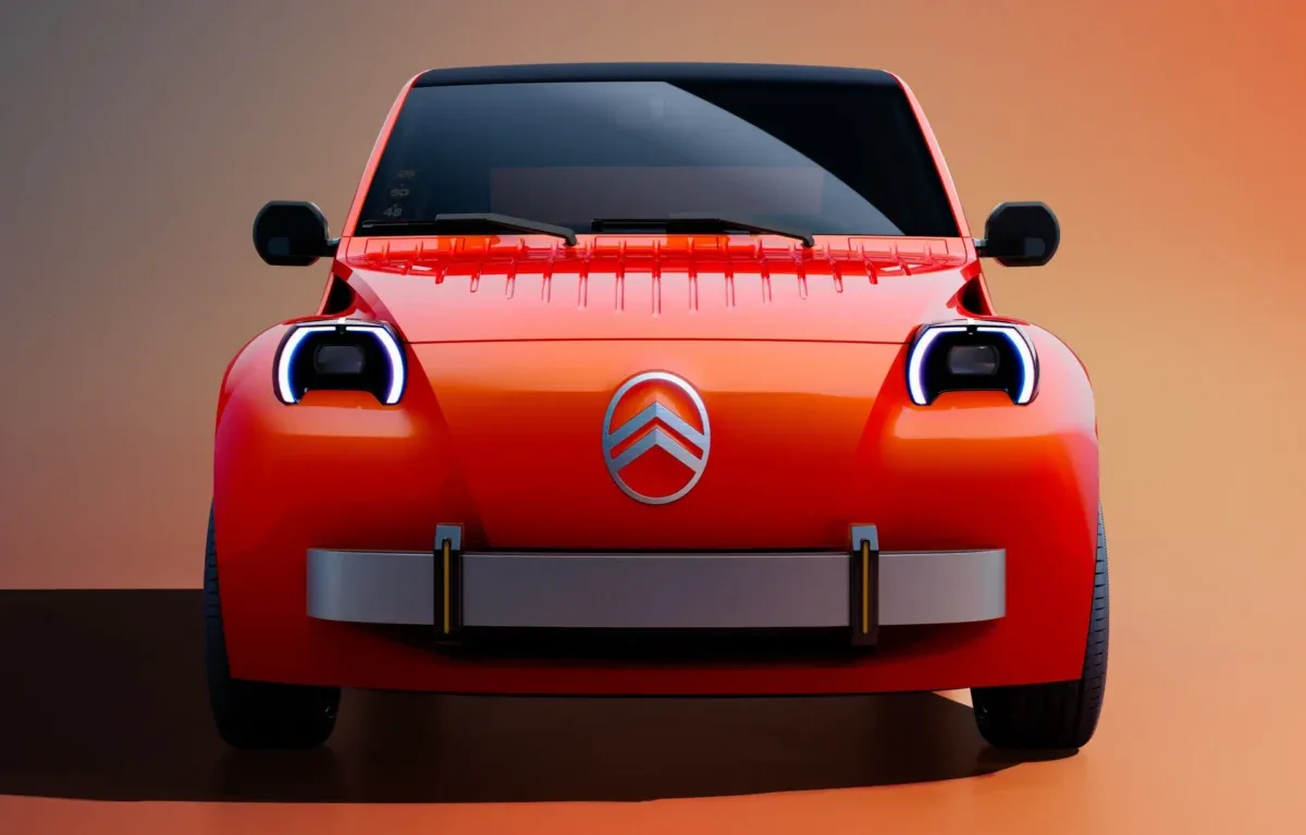 نمای روبه‌روی سیتروئن 2CV برقی با چراغ‌های LED گرد، لوگوی سیتروئن و طراحی الهام‌گرفته از مدل کلاسیک