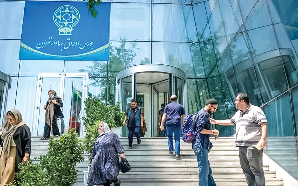 با کوچ نقدینگی از صندوقهای درآمد ثابت به سمت بازار سهام رخ داد/ آشتیکنان در تالار شیشهای