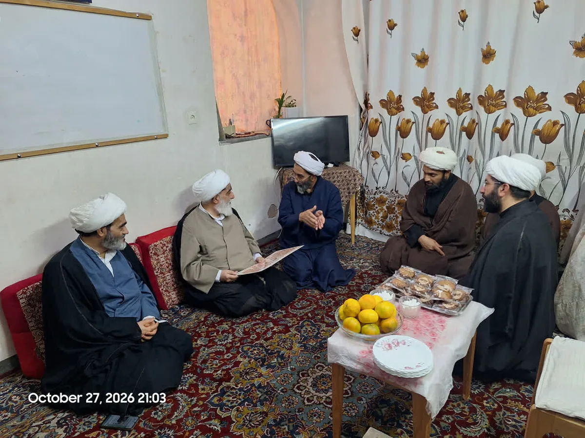 آیت الله شبزندهدار با خانوادههای شهیدان حقانی و رسولی دیدار کرد + عکس