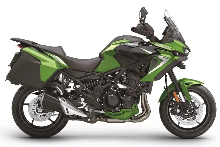 کاوازاکی از موتورسیکلت  Versys 900 SE LT 2027 رونمایی کرد؛ ترکیب قدرت Z900 و راحتی تورینگ | دیجینوی