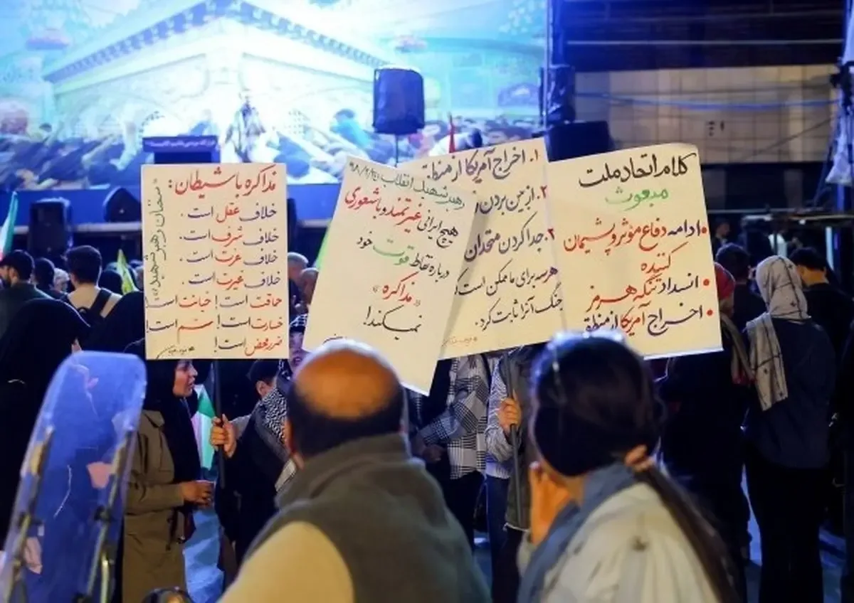 نگرانی روزنامه نزدیک به قالیباف از رادیکالیسم خیابانی؛ میدان را به اقلیت واگذار نکنید
