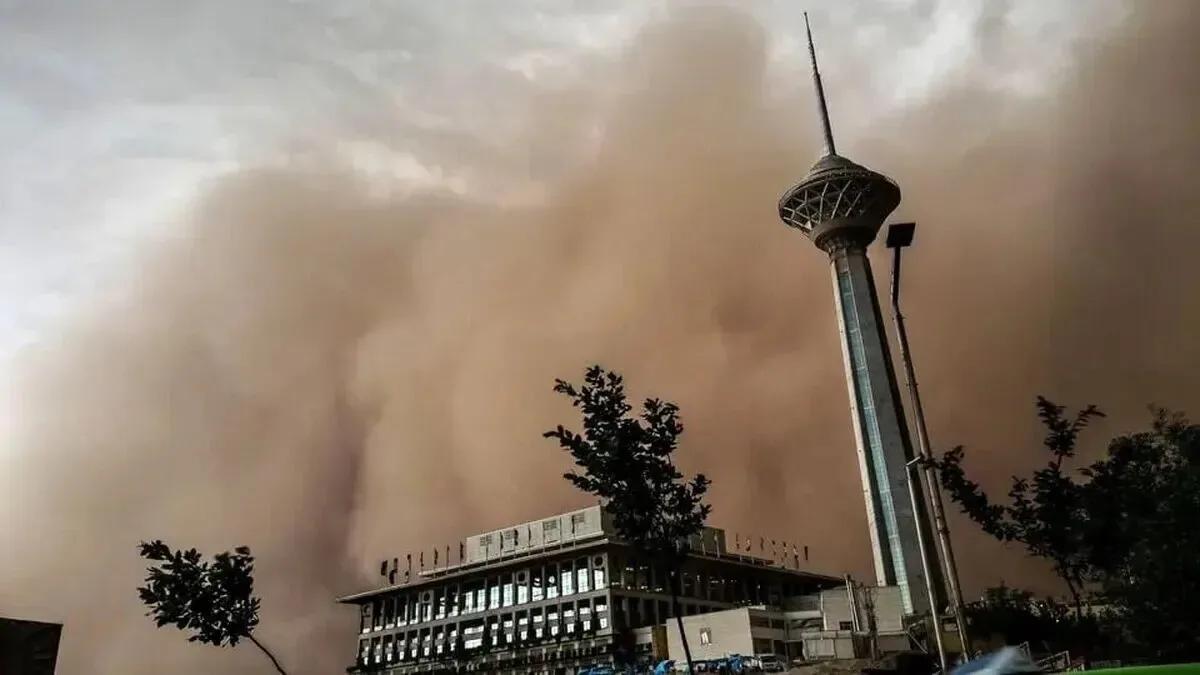 هشدار پلیس راهور به رانندگان تهرانی درباره خطر تصادف در باران و طوفان
