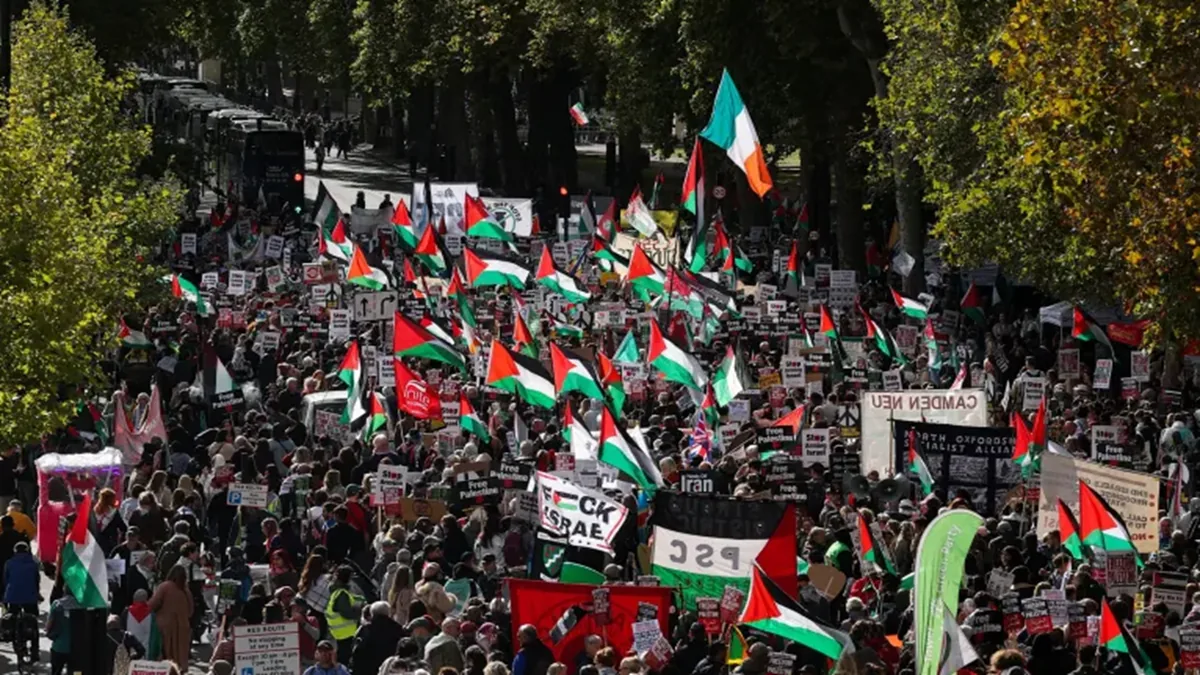 راهپیمایی حامیان فلسطین در لندن در سالگرد آغاز جنگ غزه + تصاویر