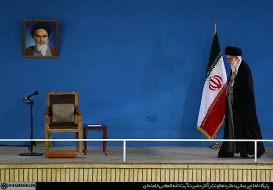 ماجرای مردی که اشتباهی روی صندلی آقا نشست! | یکهو صداها بلند شد و من...| ببینید