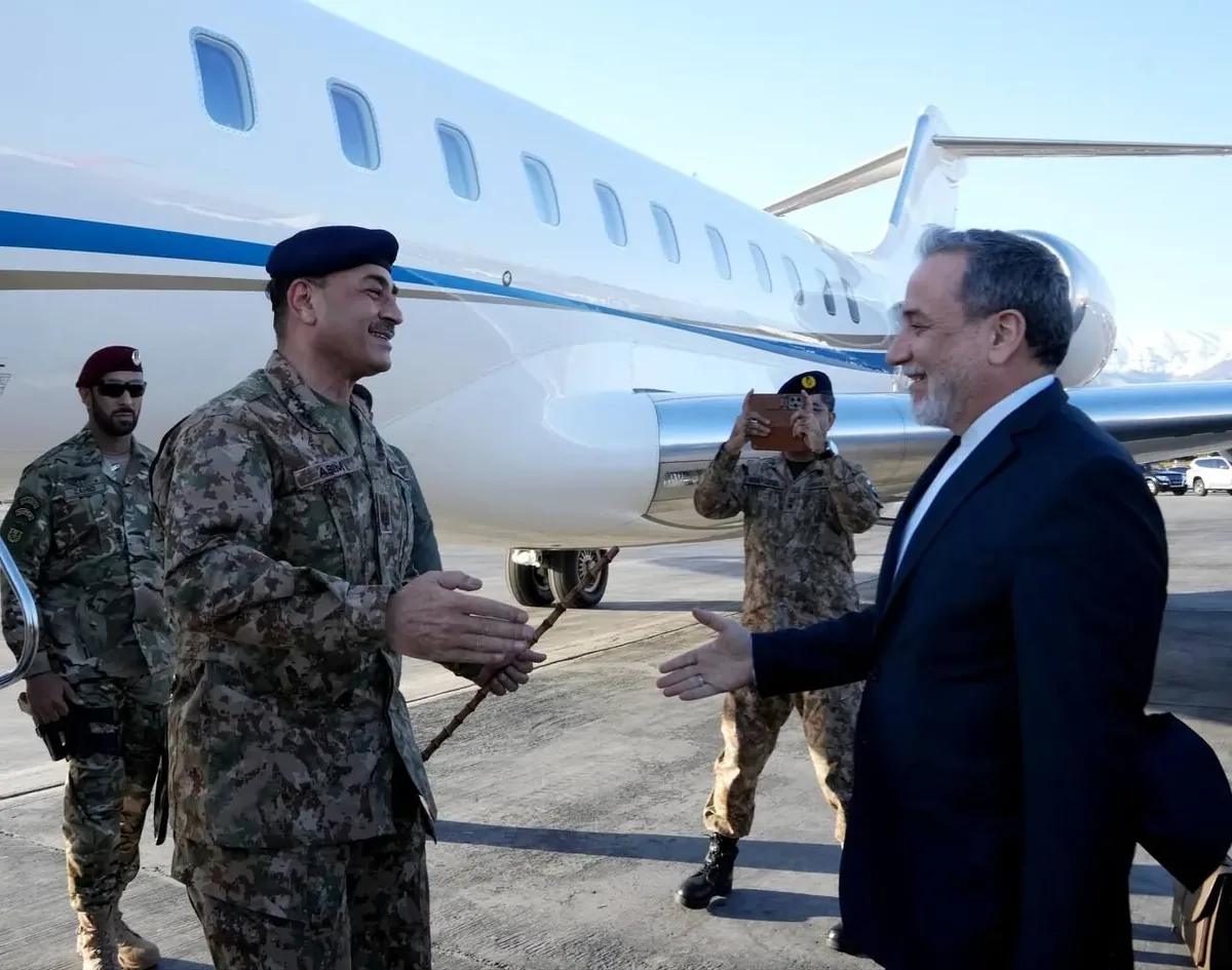خبرگزاری دولت: امروز عاصم منیر برای دیدار با مسئولان بلندپایه ایرانی عازم تهران میشود/ وزیر کشور پاکستان هم عاصم منیر را همراهی میکند/ فرمانده ارتش پاکستان تحولات منطقه را در تهران پیگیری خواهد کرد