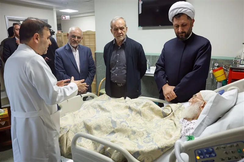 عیادت پزشکیان از آیتالله العظمی نوری همدانی