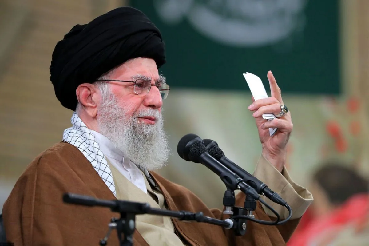 مخالفت رسمی دفتر حفظ و نشر آثار رهبری با تغییر نام اماکن دارای نامهای باسابقه و رایج به نام امام شهید