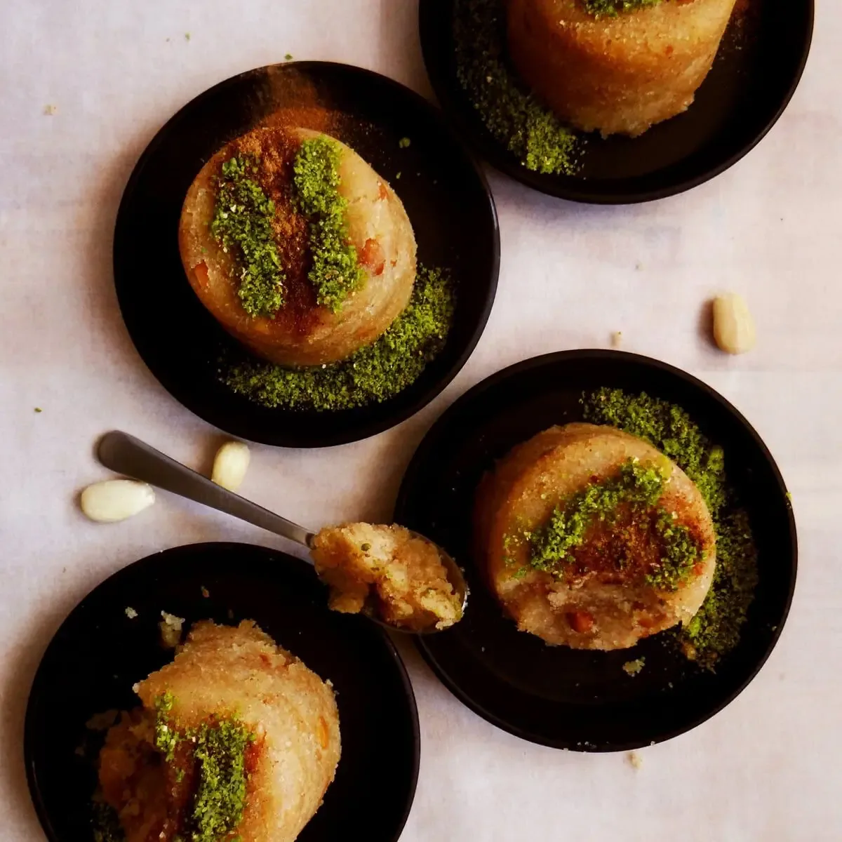 طرز تهیه حلوای ایرمیک ترکیهای با ارده؛ دسری خوشعطر با طعمی متفاوت!