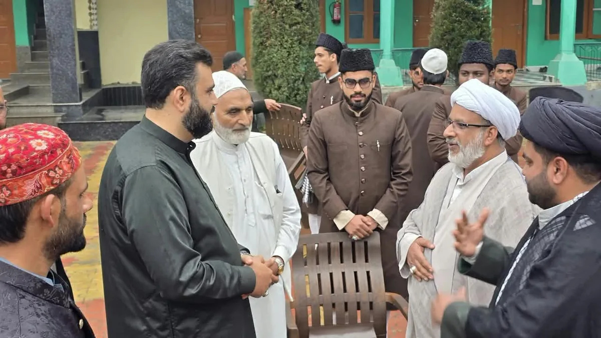 بازدید هیئت جامعه امامیه تنظیم‌المکاتب لکهنو از حوزه علمیه باب‌العلم کشمیر