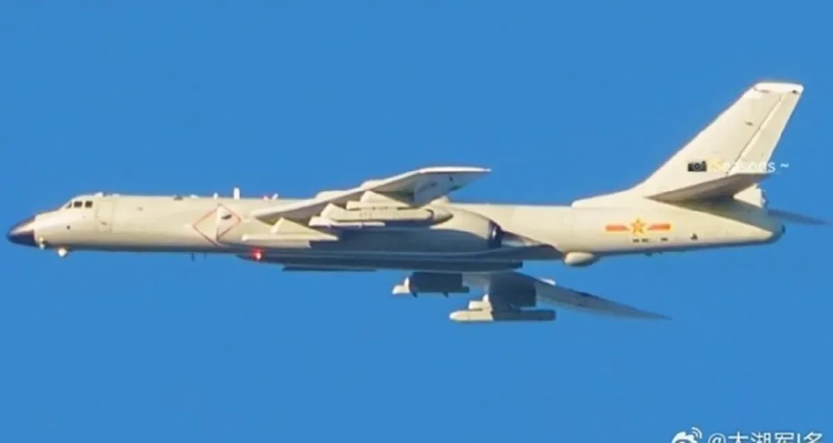بمبافکن H-6 چین با غلاف اخلالگر بزرگ جدید رؤیت شد