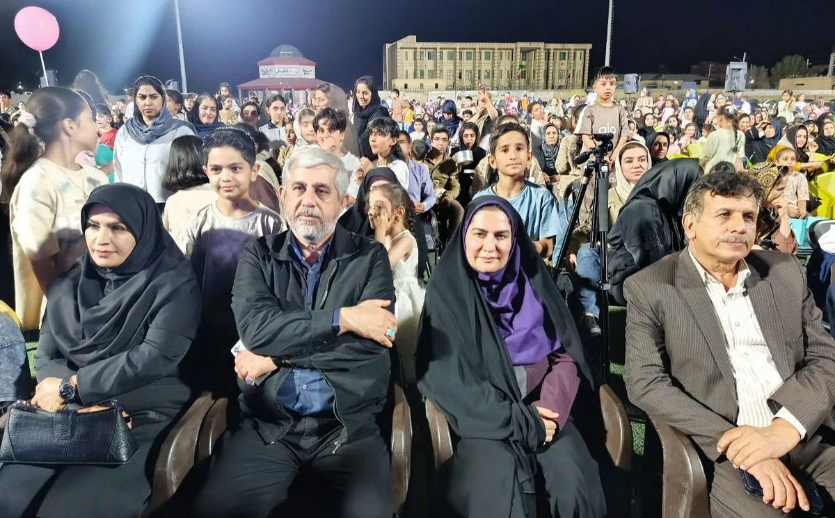 جشن بزرگ «لبخند وطن» در جیرفت برگزار شد؛ کودکان، معماران و الفبای فردای ایران