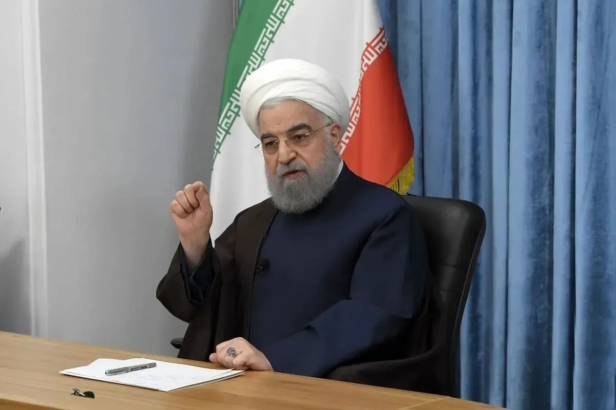 شنبه صبح متوجه شدم که همه مسئولان نظام برای سهشنبه به محضر ایشان دعوت شده بودند/ شنبه به ایشان پیغام دادم؛ فرمودند «آقای روحانی میگوید جلسه نباشد، آخر ما همه را دعوت کردیم»/ از طریق سپاه دو مرتبه پیغام دادم/ به تیم حفاظتم هم گفتم به سپاه بگویند جلوی کار گرفته شود/ گفتم به پزشکیان بگویند به آقا بگوید جلسه خطرناک است و لغو شود/ خوشحالم که لغو شد، وگرنه کار اصلی ترامپ و نتانیاهو زدن آن بود