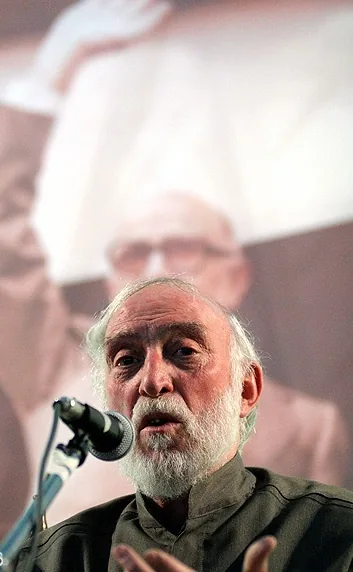 مواجهه روشنفکران با گفتمان رسمی