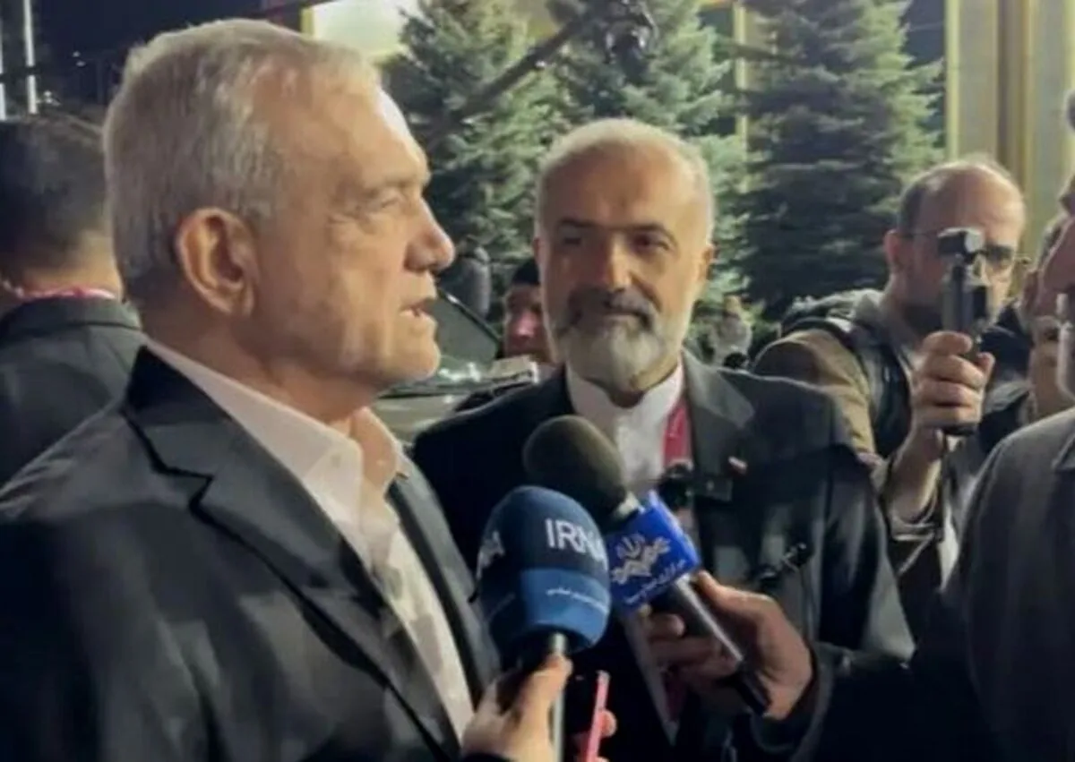 پزشکیان در بدو ورود به روسیه: روابط دو کشور از سطح نگارش تفاهم نامهها عبور کرده است/ مشکل یکجانبه گرایی آمریکا است که میخواهد با قلدری امور را پیش ببرد