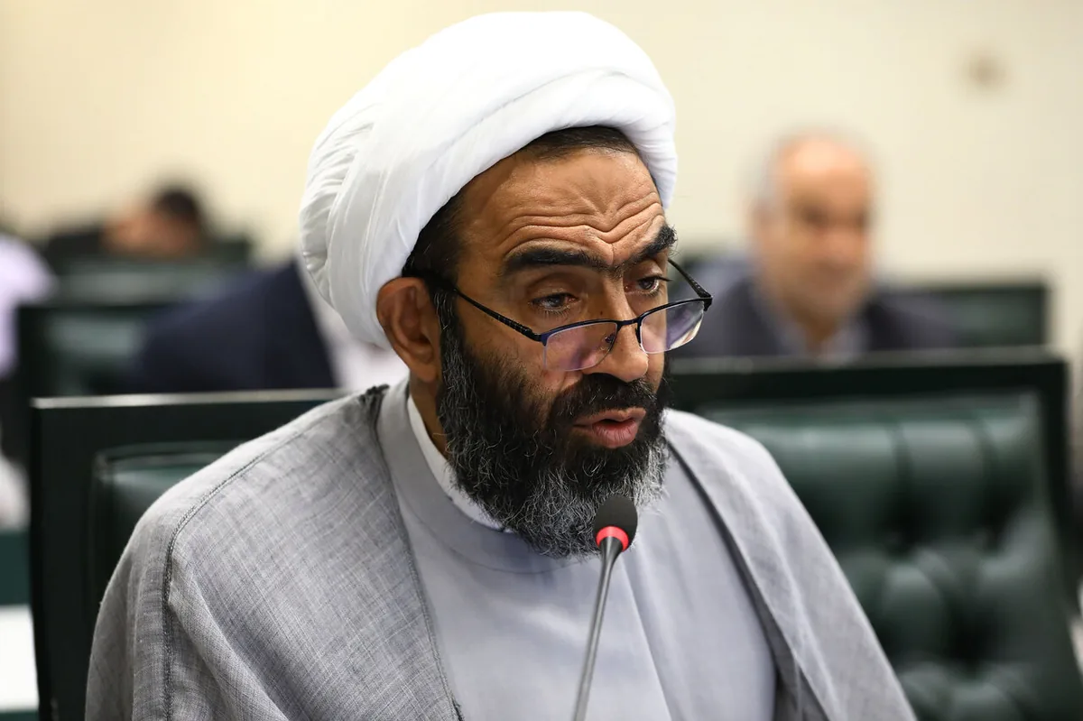 نقدعلی: ضرورت بهرهگیری از اراضی بلااستفاده نظامی برای تأمین مسکن نیروهای مسلح