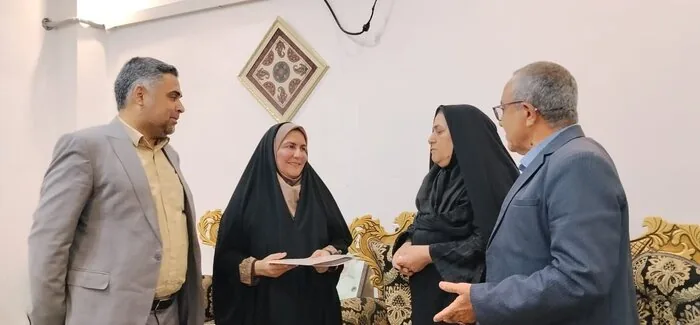 تجلیل از اسوه‌های صبر و مقاومت؛ فرماندار جیرفت با ۶ خانواده شهید دیدار کرد