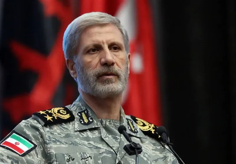 سرلشکر حاتمی: دشمن زبانی جز زبان زور متوجه نمیشود/ در حوزه پهپادی به بلوغ رسیدیم