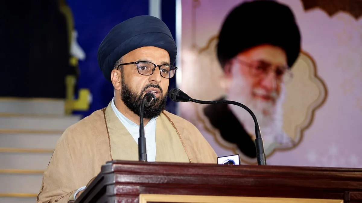بصیرت و وحدت، راه نجات امت اسلامی است