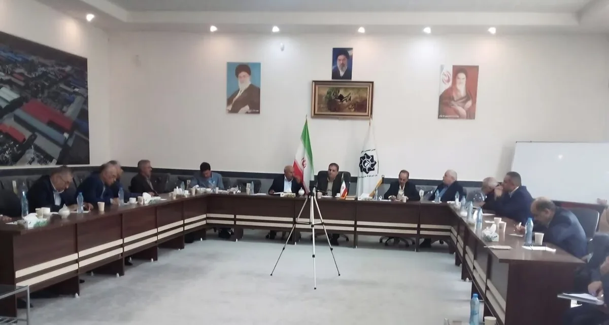حضور قاضیزاده هاشمی در جمع فعالان صنعت سنگبری تپه سلام