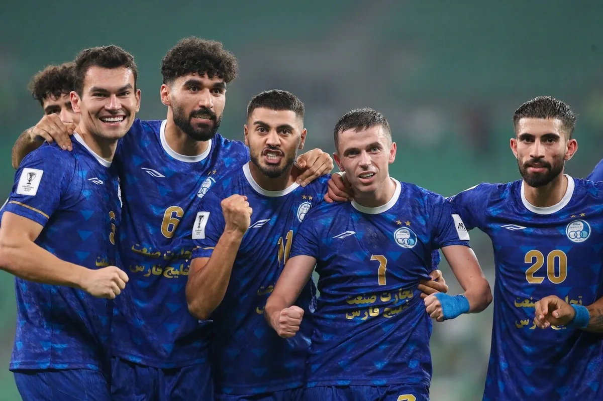 در صف اول جشن ۸۱سالگی برای بختیاریزاده مشکل ایجاد میکردند | از فیفا و AFC میخواهم پنجره نقل و انتقلاتی استقلال را باز نکنند