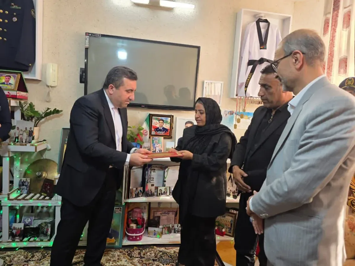 دیدار رئیس سازمان ثبت اسناد و املاک کشور با خانواده شهید بالیده