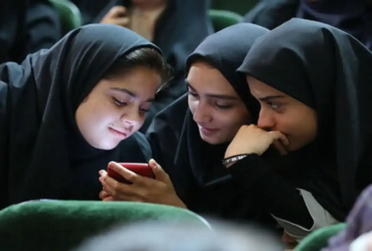 تلفن همراه در مدارس