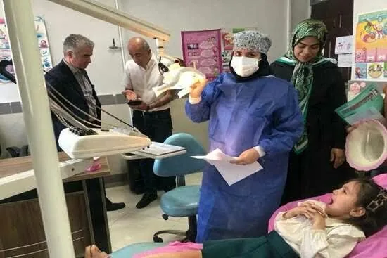 هزینه ایمپلنت دکتر روشن طلب؛ بررسی تعرفهها، هزینههای جانبی و چالشهای بیمه در درمانهای دندانپزشکی