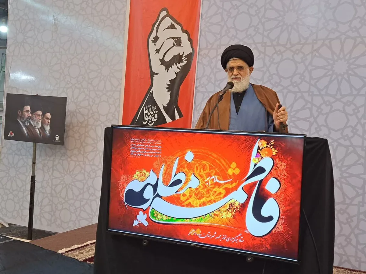 امامجمعه انزلی: بسته شدن تنگه هرمز دشمن را مستاصل کرده است