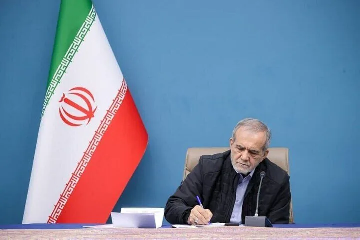 رئیس جمهور: اقدامات تروریستی عزم نیروهای حافظ امنیت را متزلزل نمی کند/ ضرورت شناسایی سریع عاملان جنایت