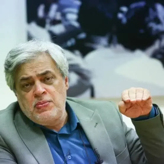 گذار از اصولگرایی به واقعگرایی