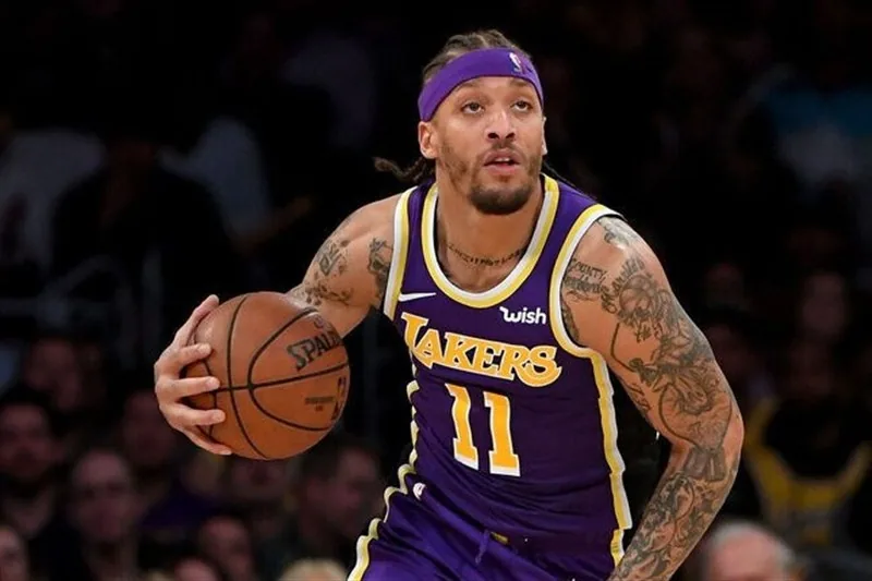 مبارزه بوکس دو بازیکن سابق NBA/ بیزلی در راند اول وست را ناکاوت کرد