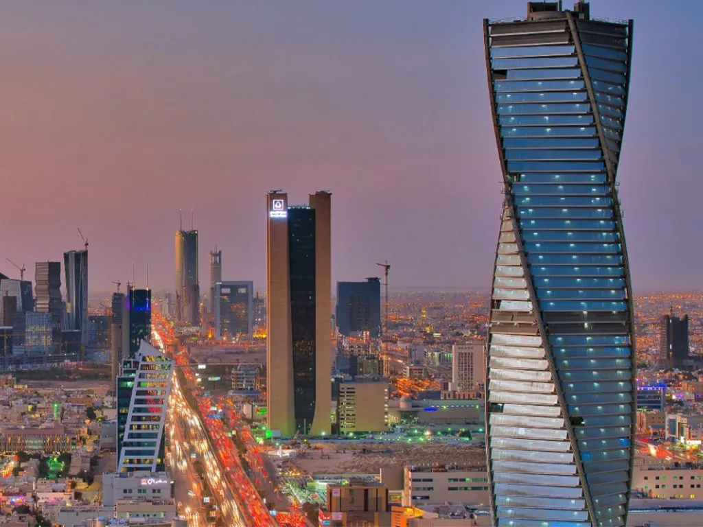 چشم‌انداز ۲۰۳۰ عربستان زیر تیغ بازتنظیم؛ چرا ریاض ابرپروژه‌ها و رویداد‌های فرهنگی را متوقف کرد؟
