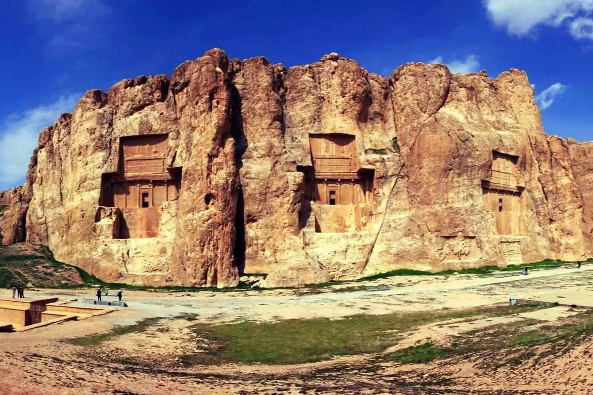 سرنوشت صخرههای باستانی فارس؛ پایان پروژه نقش رستم پس از ۳ دهه!
