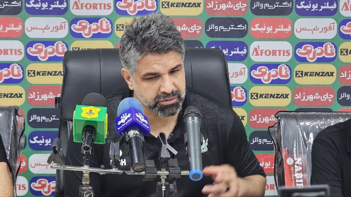 سرمربی آلومینیوم اراک: پیراهن لیگ برتری نباید به راحتی به بازیکنان برسد