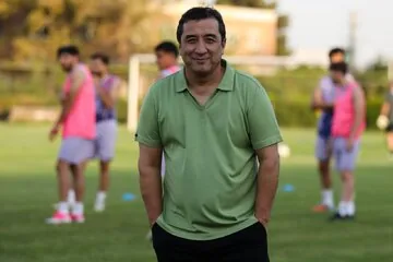 صحبتهای تند خداداد عزیزی در مسیر عمان؛ هیچکس پیگیر وضعیت ما نیست!