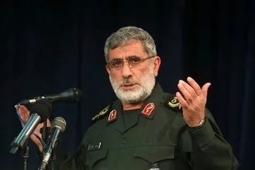 فرمانده نیروی قدس: بانوان ایران اسلامی! شما سربازان سنگر ایمان و عفت هستید/ ما در میدان مقاومت، شما در خانهها، هر دو یک جبههایم
