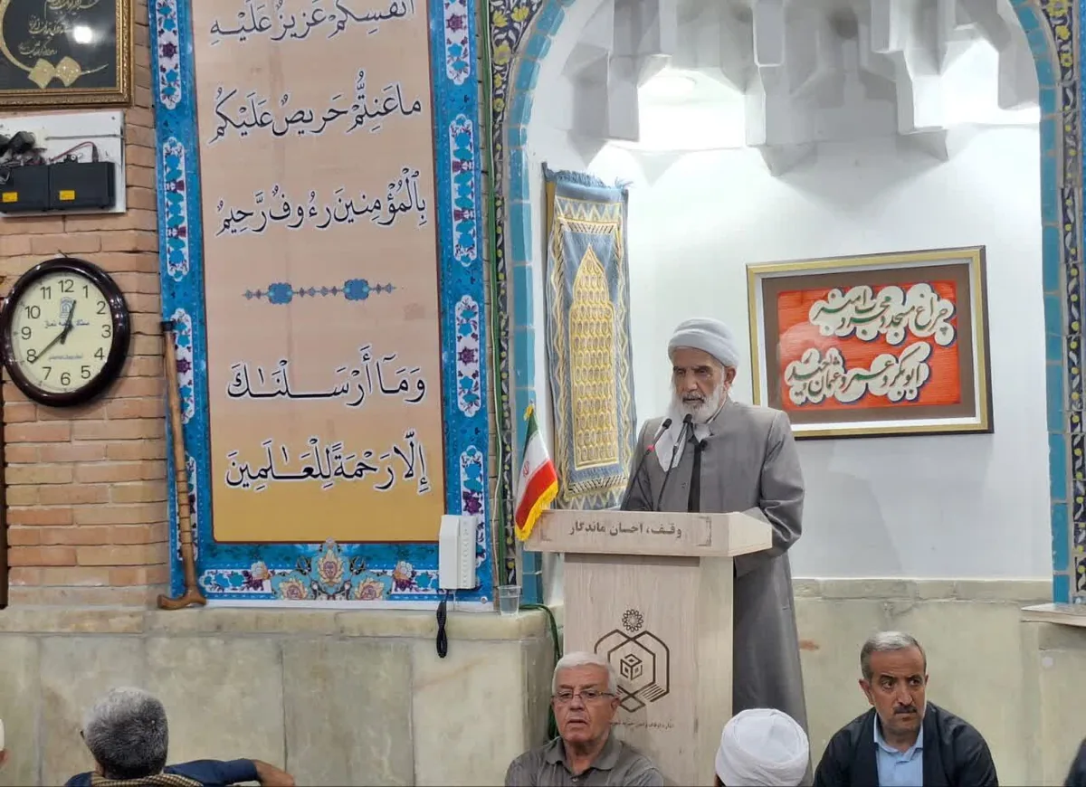 امام جمعه سنندج: دولت به مناطق مرزی و اقوام نگاه ویژهای دارد/ لزوم مهار گرانی