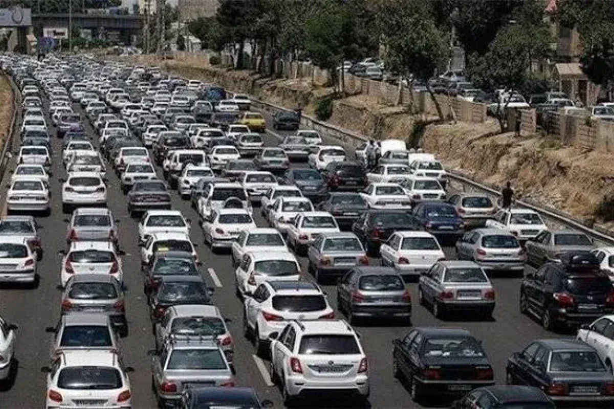 واردات خودروهای لوکس ۱۰۰ تا ۱۲۰ هزار دلاری در شرایط کنونی به صلاح کشور نیست