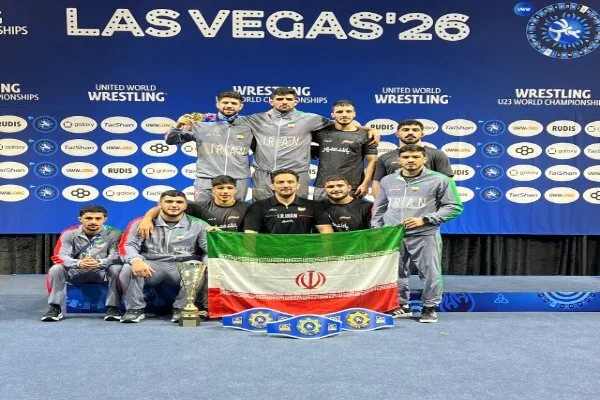 تیم کشتی آزاد امیدهای ایران بر سکوی قهرمانی جهان ایستاد