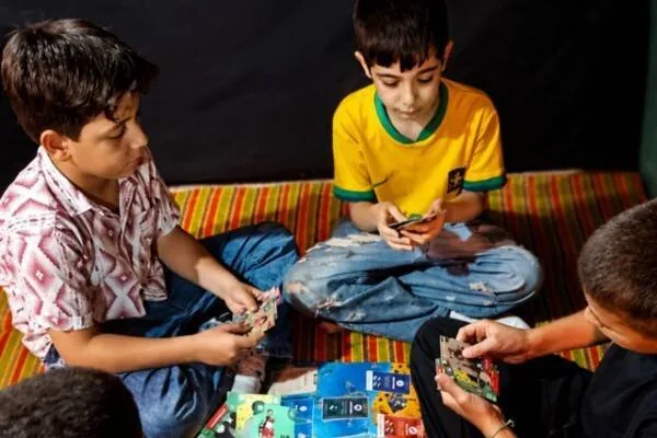 پیوند کودک و قهرمانها در فضای بازی