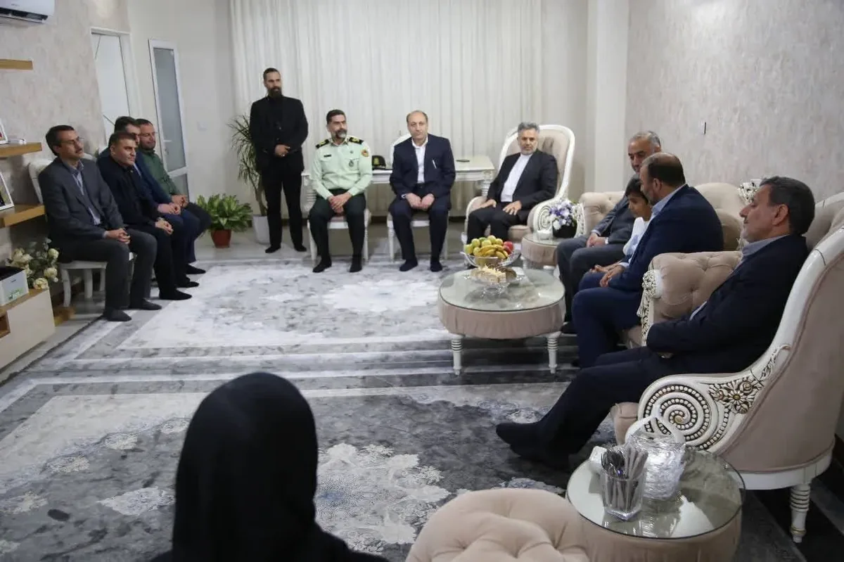 حضور رئیس سازمان زندانها در منزل دادستان شهید اسفراین و دیدار با نماینده ولیفقیه در خراسان شمالی