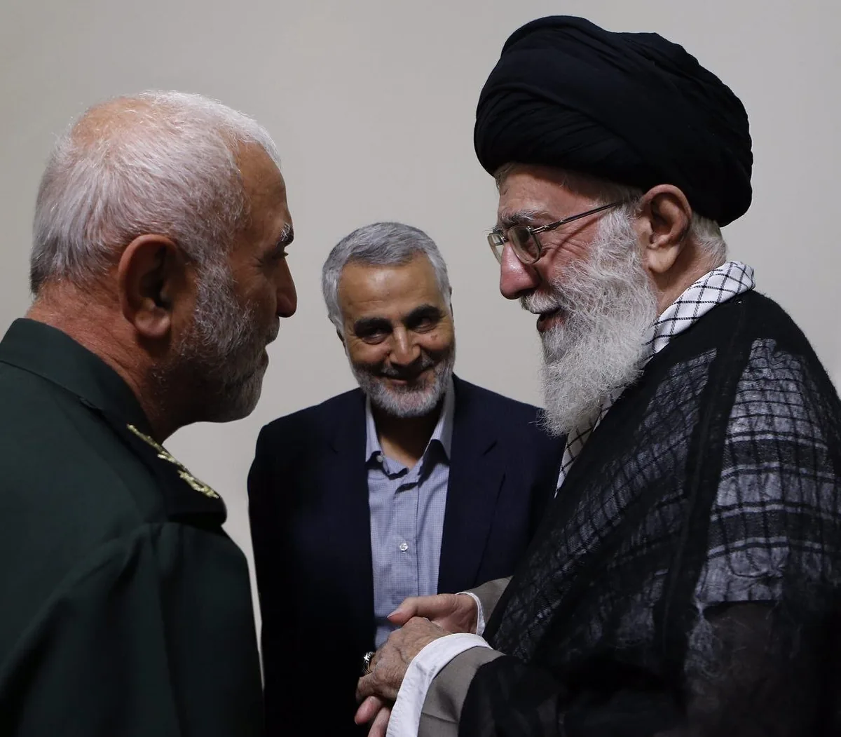 سردار سلیمانی و سردار همدانی با رهبر شهید
