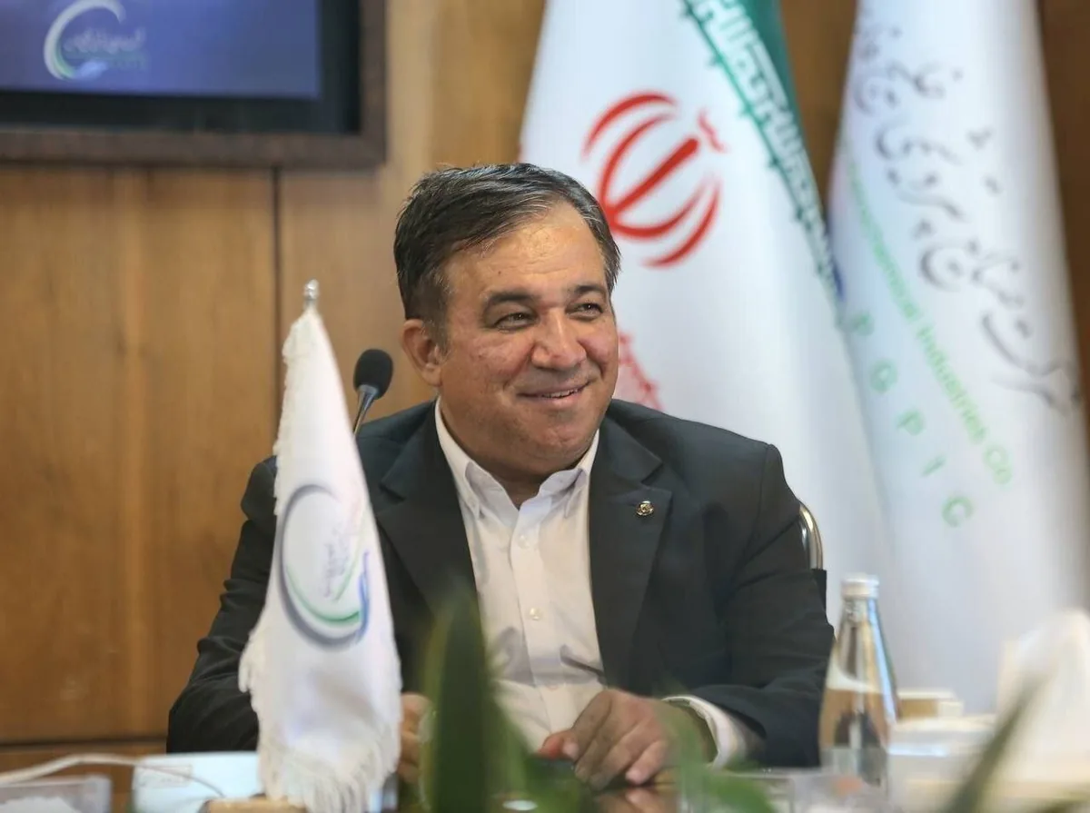کاربران خبرآنلاین نظر دادهاند: آقای تاجرنیا؛ دروغ نگویید، با هواپیمای دولت به قطر رفتید