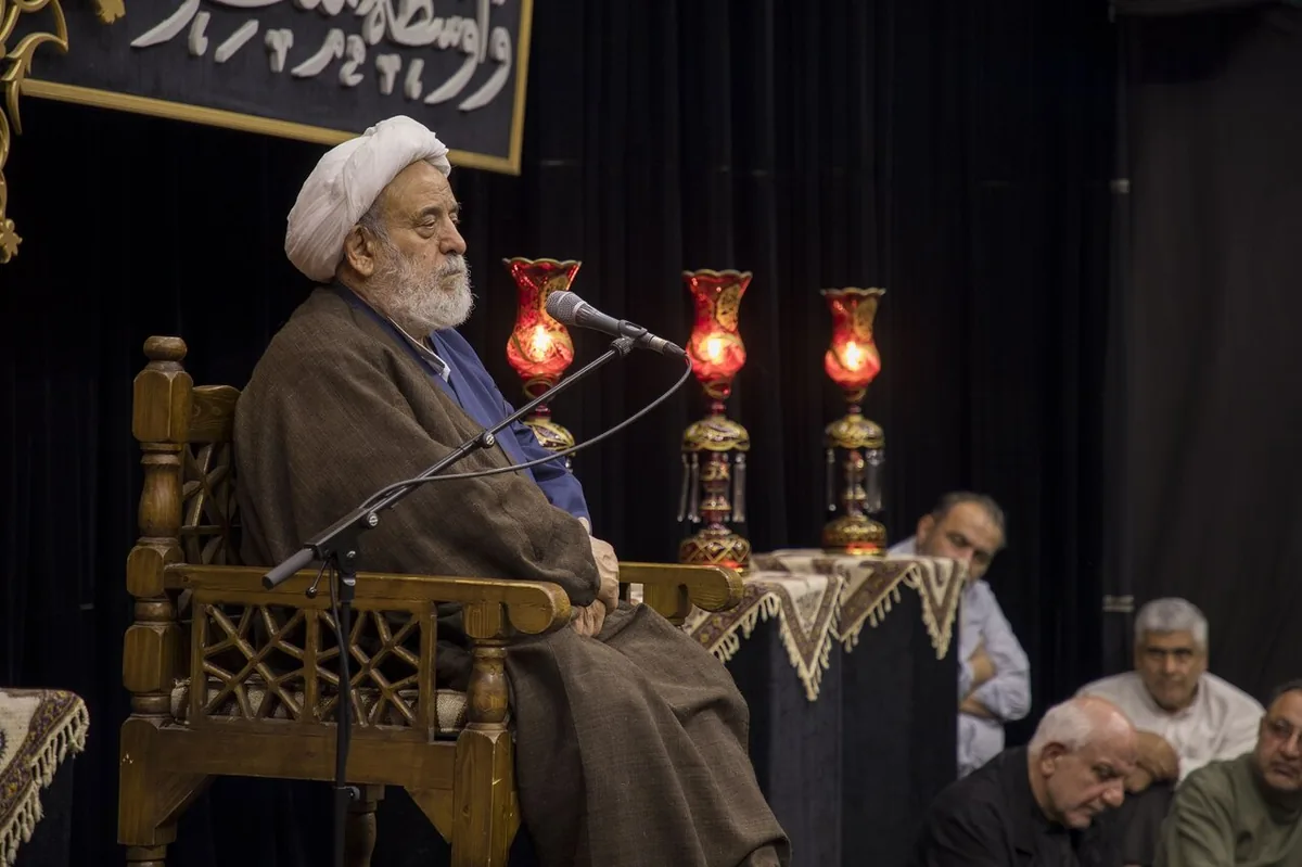 اطاعت از خدا و مراقبت از انحرافات؛ دو وظیفه اساسی سرپرستان خانواده