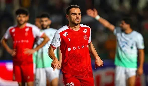 ابهام درباره تعویض اورونوف؛ ستاره پرسپولیس مصدوم شد؟