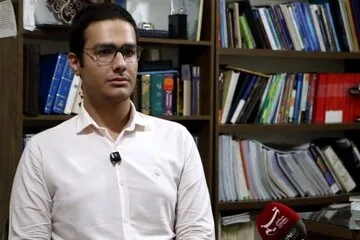 آرش محمدی با کرونا و جنگ رتبه یک گروه آزمایشی تجربی شد / «فکر میکنم اگر کنکور به تعویق نمیافتاد، رتبه یک را کسب نمیکردم»