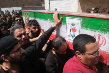 تشییع پیکر دو شهید حادثه تروریستی سراوان در زاهدان