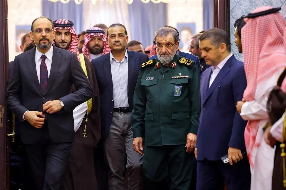رویترز به نقل از یک مقام پاکستانی: عاصم منیر با موافقت ترامپ راهحلی برای پایان دادن به درگیریها به ایران ارائه کرده / این راهحل منافعی برای هر دو طرف آمریکایی و ایرانی در نظر گرفته