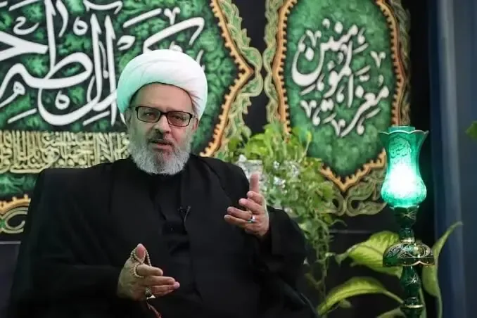 اعتراض یکی از منبریهای معروف قم و مشهد به رفتار تندروها در حرم امام رضا