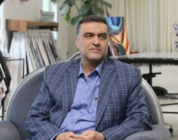 انتقاد روح الله جمعهای از زمانبندی برنامه صدا و سیما: ۱۴۱ دقیقه مجریان در برابر ۴۷ دقیقه مهمان/ لابد مهمان برای 1 دقیقه اضافه باید عذرخواهی کند